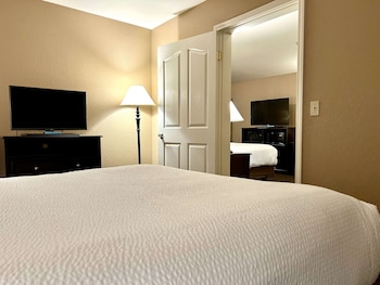 Suite, Multiple Beds, Non Smoking, Refrigerator & Microwave