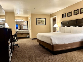 Suite, Multiple Beds, Non Smoking, Refrigerator & Microwave