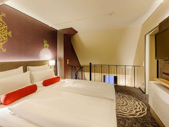 Privilege, Room, 1 Queen Bed
