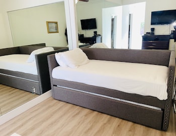 Junior Suite, 1 King Bed with Sofa bed