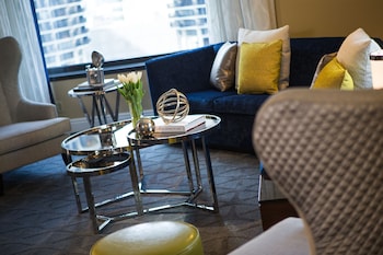 Suite, 1 Bedroom, River View (Mobility Accessible, Roll-in Shower)