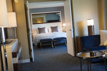 Executive Suite, 1 Bedroom, River View