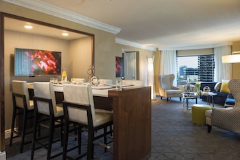 Suite, 1 Bedroom, River View (Mobility Accessible, Roll-in Shower)