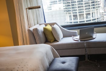 Suite, 1 Bedroom, River View (Mobility Accessible, Roll-in Shower)