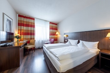 Queen Plus Room