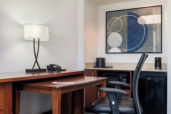 Suite, 1 King Bed with Sofa bed (Hearing Accessible)