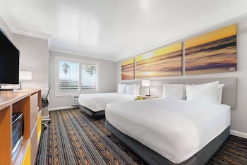 Premier Room, 2 Queen Beds, Non Smoking