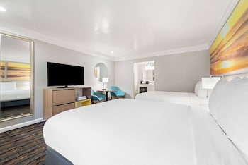 Standard Room, 2 Queen Beds, Non Smoking