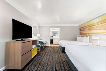 Standard Room, 2 Queen Beds, Non Smoking