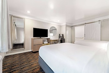Premier Room, 2 Queen Beds, Accessible, Non Smoking (Mobility/Hearing Impaired)
