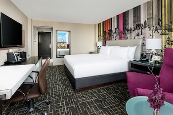 Room, 1 King Bed (High Floor)