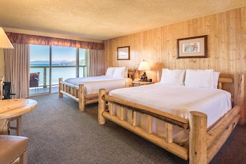 Deluxe Room, 2 Queen Beds, Kitchen, Lake View