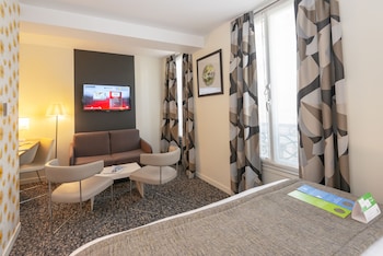 Premium Room, 1 Queen Bed with Sofa bed