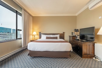 Deluxe Studio Suite (Top Floor with premium amenities)
