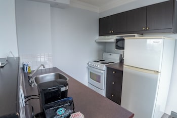 Premium Suite, 1 King Bed, Kitchen, Corner