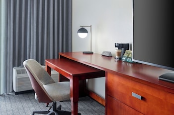 Deluxe Room, 1 King Bed with Sofa bed (Mobility Accessible, Transfer Shower)
