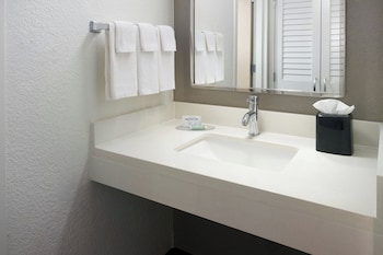 Family Room, 2 Queen Beds (Mobility Accessible, Transfer Shower)