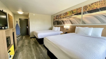 Room, 2 Queen Beds, Accessible, Non Smoking (Mobility, tub w/ grab bars)