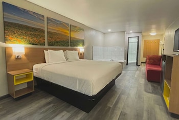 Suite, 1 King Bed, Non Smoking