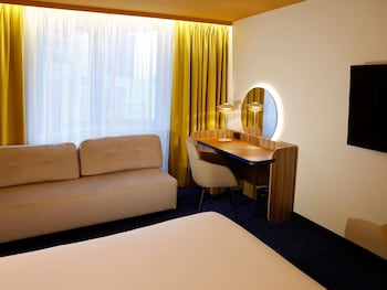 Classic Room, 1 Queen Bed with Sofa bed (Plus)