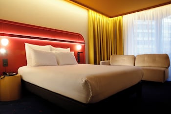 Classic Room, 1 Queen Bed with Sofa bed (Plus)