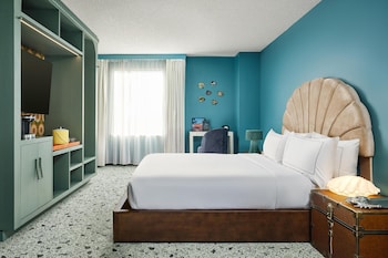 Room, 1 King Bed, Corner