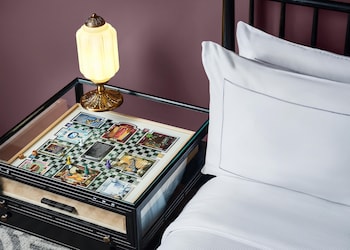 Room, 1 King Bed (Get a Clue)