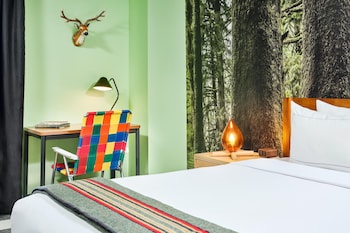 Room, 1 King Bed (Camp Curtis)