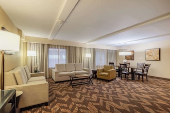 Executive Suite, 1 King Bed, Non Smoking