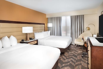 Room, 2 Queen Beds, Non Smoking (Larger Room)