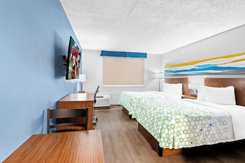 Studio, 2 Double Beds, Non Smoking (with Desk)