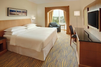 Standard Room, 1 King Bed, City View