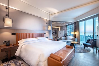 Club Room, 1 King Bed, Sea View