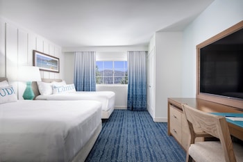 Suite, 2 Queen Beds (Latitude)