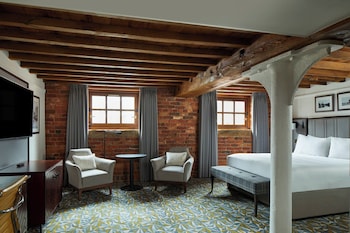 Superior Room, 1 King Bed