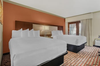 Standard Room, 2 Queen Beds, Non Smoking, Patio