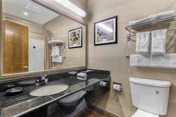 Standard Room, 1 King Bed, Non Smoking, Patio