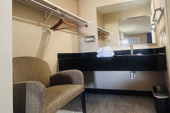 Room, 2 Queen Beds, Non Smoking