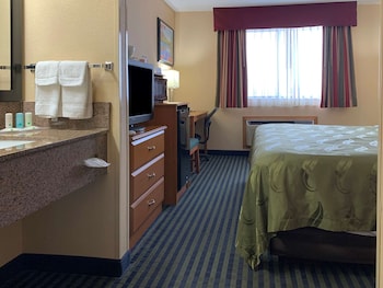Standard Room, 1 King Bed, Non Smoking