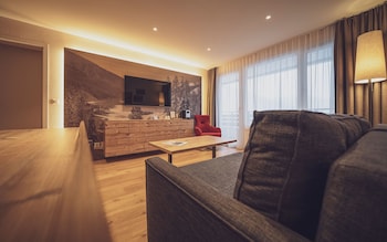 Senior Suite