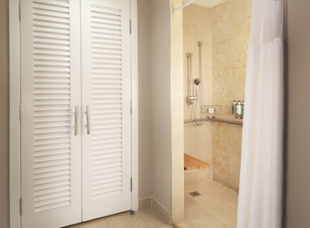 Suite, Multiple Beds (RI Shower)