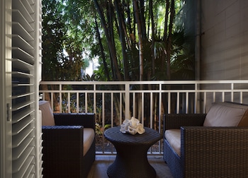 Room, 1 King Bed (Lanai)