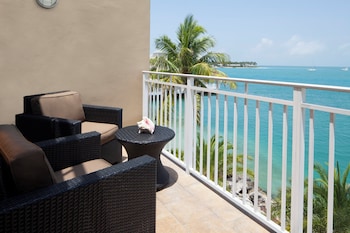 Room, 1 King Bed, Accessible, Oceanfront