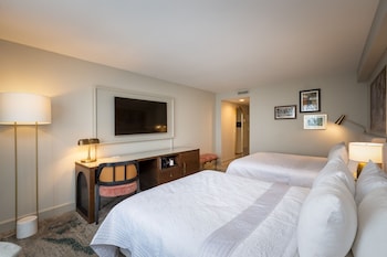 Room, 2 Queen Beds (Mobility/Hearing Accessible, Tub)