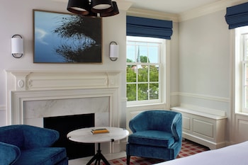 Room, 1 King Bed, Corner
