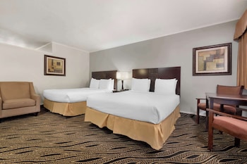 Standard Room, 2 Queen Beds, Smoking