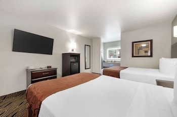 Standard Room, 2 Double Beds, Non Smoking