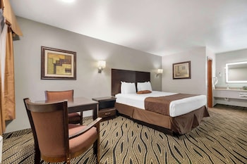 Standard Room, 1 King Bed, Smoking