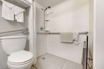 Standard Room, 2 Queen Beds, Accessible, Non Smoking