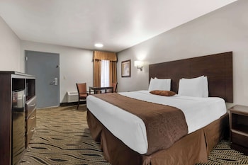 Standard Room, 1 King Bed, Smoking